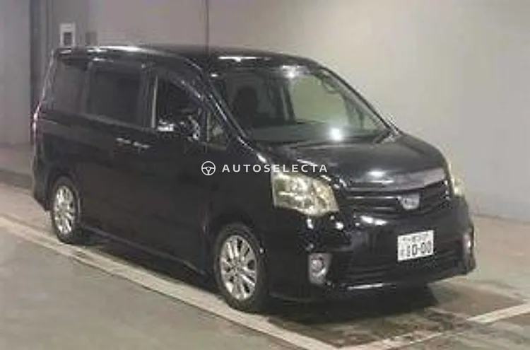 Toyota Noah 2012, photo 1 of 1