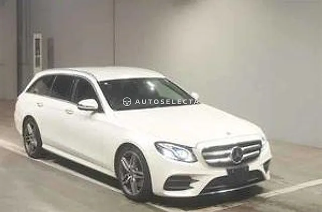 Mercedes-Benz E-Class Station Wagon 2019, auction grade 4