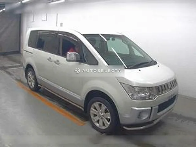 Mitsubishi Delica D:5 2008, auction grade 4