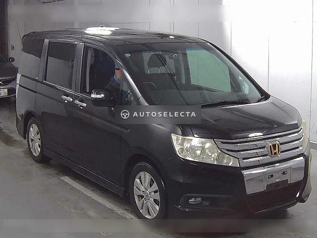 Honda Stepwgn Spada 2011, auction grade 3.5