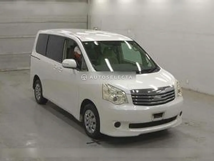 Toyota Noah 2013, photo 1 of 1