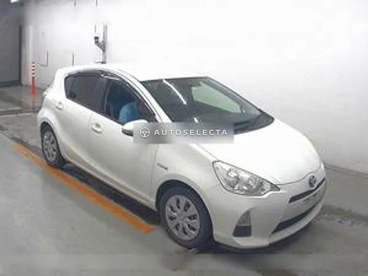 Toyota Aqua 2013, photo 1 of 1