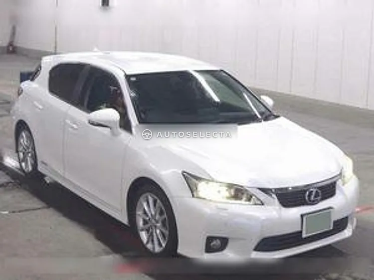 Lexus CT 2011, photo 1 of 6