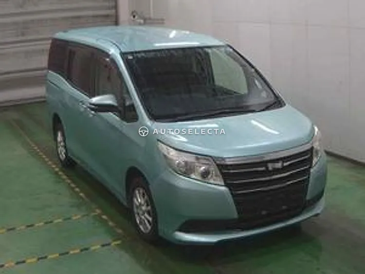 Toyota Noah 2014, photo 1 of 1
