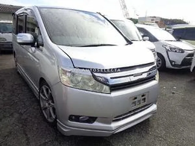 Honda Stepwgn 2012