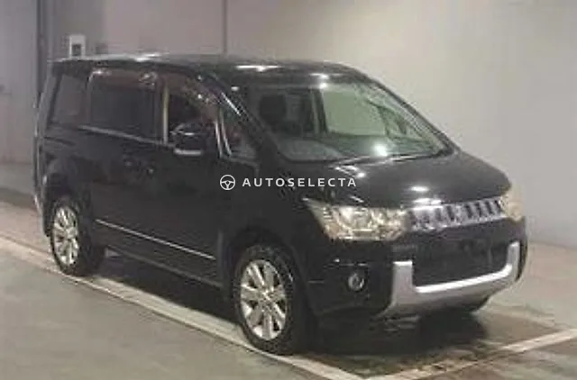 Mitsubishi Delica D:5 2011, auction grade 3.5