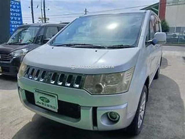 Mitsubishi Delica D:5 2009, auction grade 4