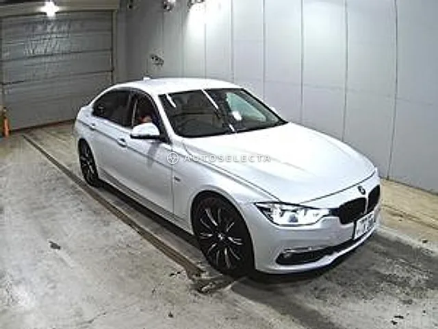 BMW 3 Series 2018, auction grade 4.5