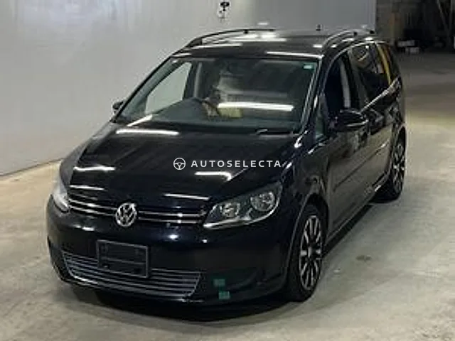 Volkswagen Golf Touran 2013, auction grade 4