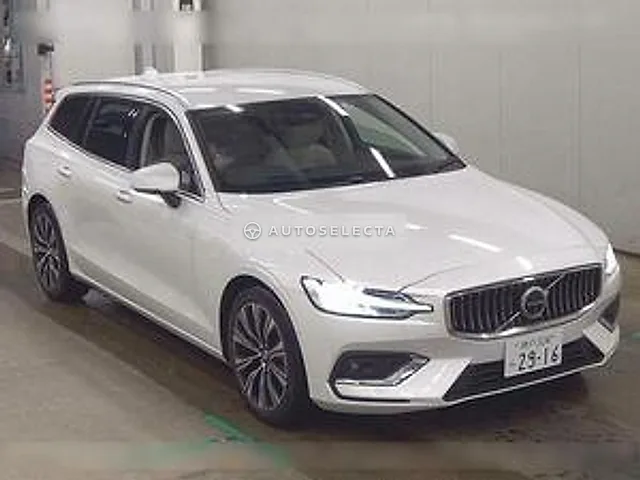 Volvo V60 2025, auction grade 5