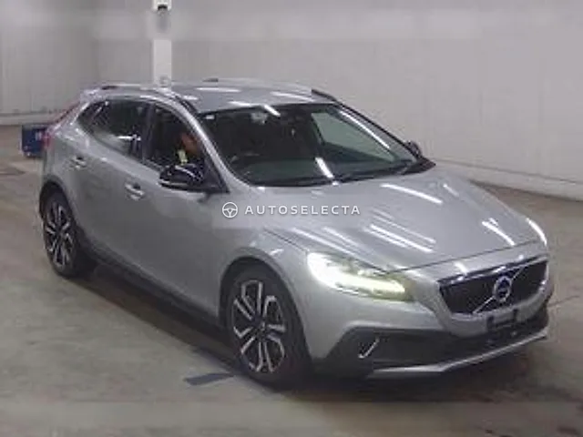 Volvo V40 2017, auction grade 3.5