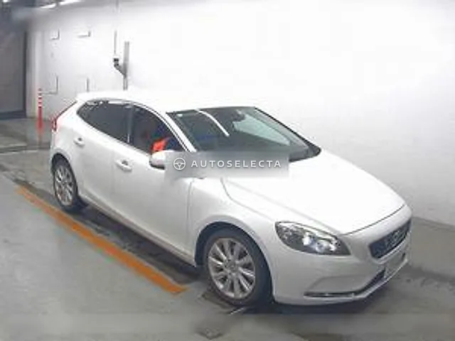 Volvo V40 2016, auction grade 4.5