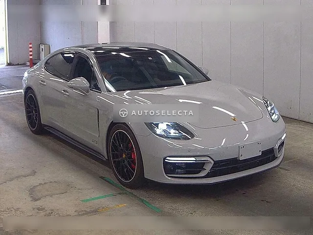 Porsche Panamera 2023, auction grade 5