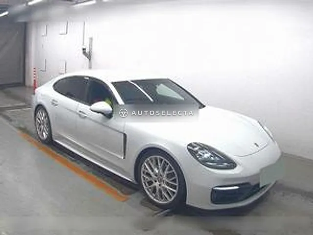 Porsche Panamera 2022, auction grade 4.5