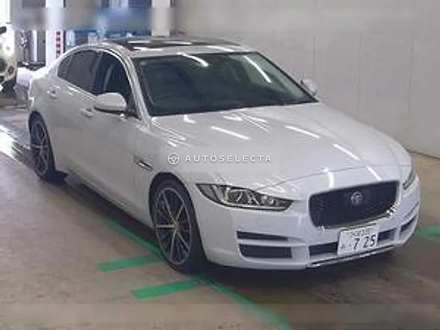 Jaguar XE 2015, auction grade 4