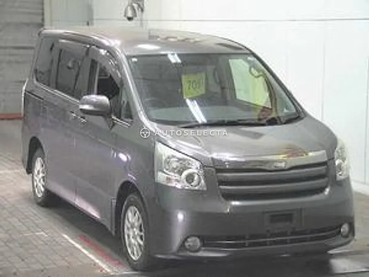 Toyota Noah 2007, photo 1 of 1