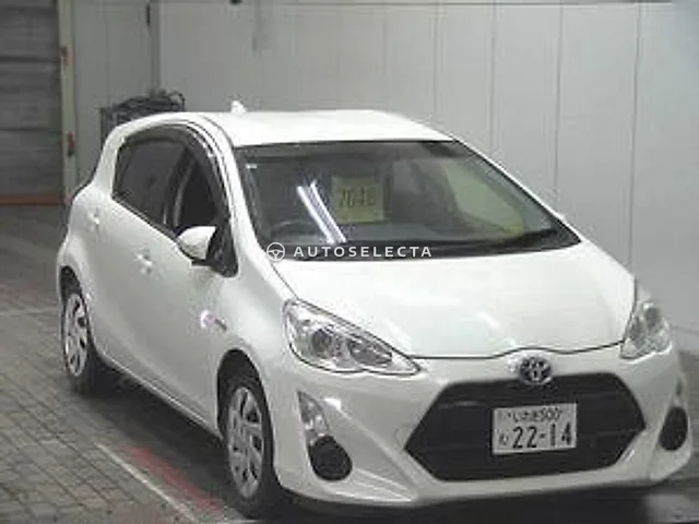 Toyota Aqua 2015, auction grade R