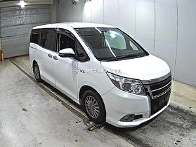 Toyota Esquire 2015, photo 1 of 1