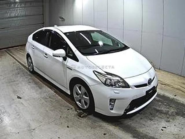 Toyota Prius 2015, auction grade R