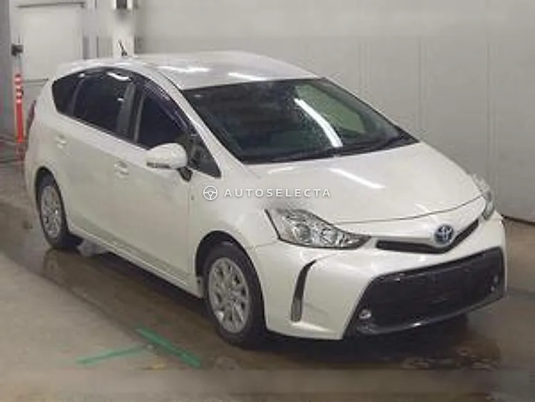 Toyota Prius Alpha 2017, photo 1 of 1