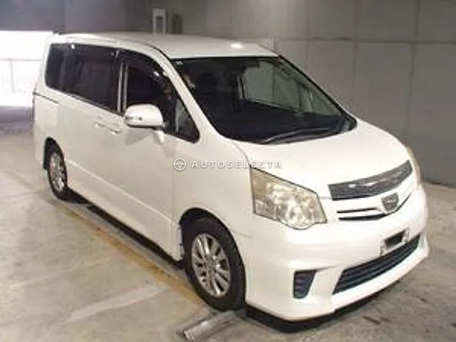 Toyota Noah 2010, auction grade R