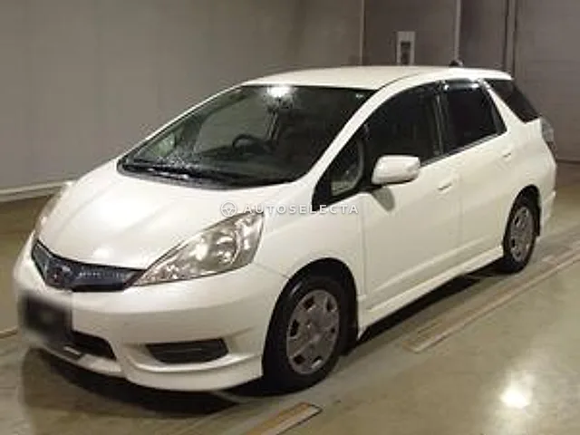 Honda Fit Shuttle Hybrid 2011, auction grade 3