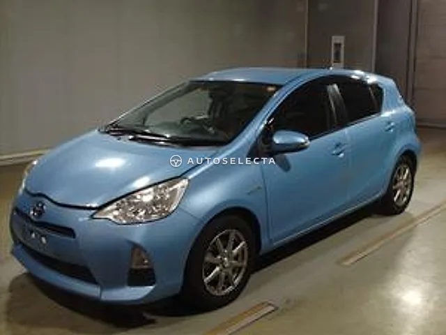Toyota Aqua 2013, auction grade R