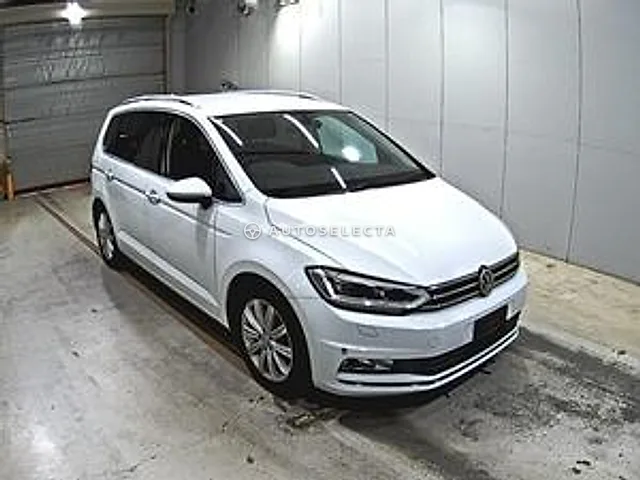 Volkswagen Golf Touran 2017, auction grade 4