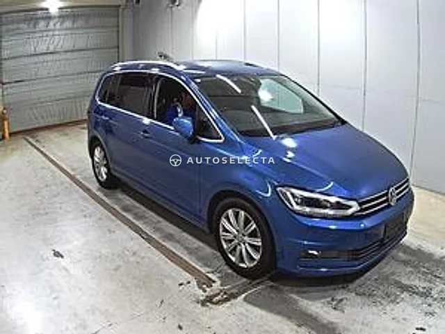 Volkswagen Golf Touran 2018, auction grade 3.5