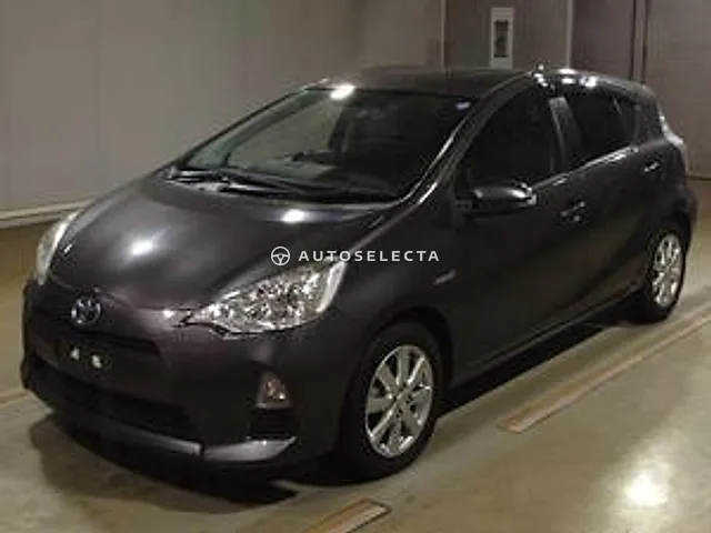 Toyota Aqua 2014, auction grade R