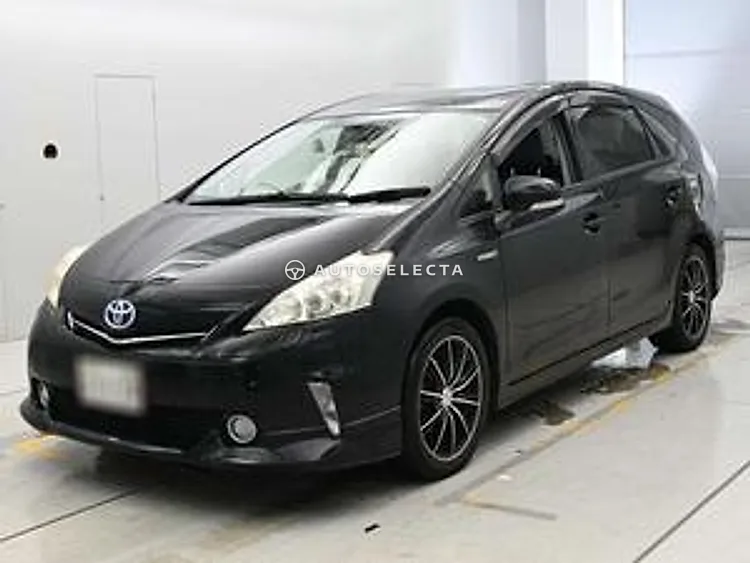 Toyota Prius Alpha 2014, photo 1 of 1