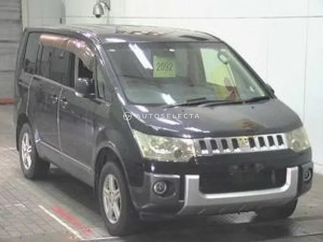 Mitsubishi Delica D:5 2009, auction grade 3