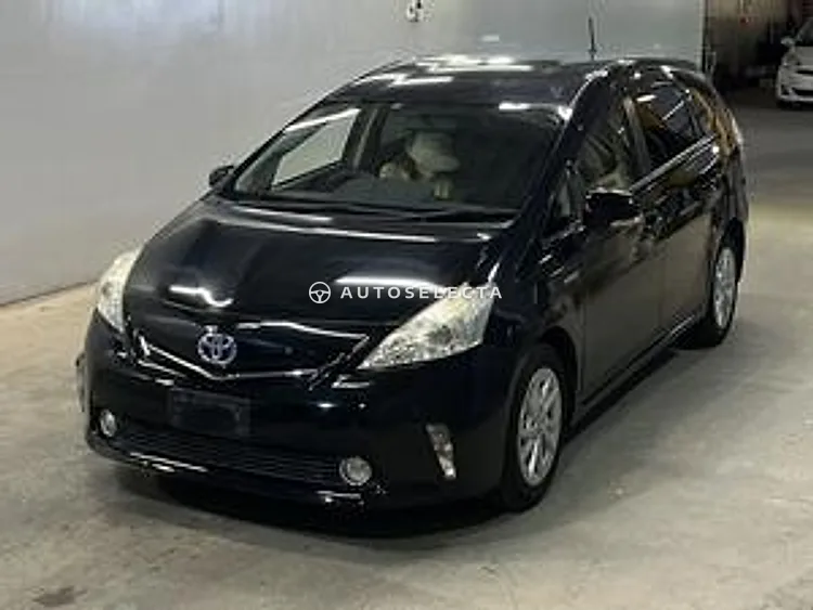 Toyota Prius Alpha 2011, photo 1 of 1