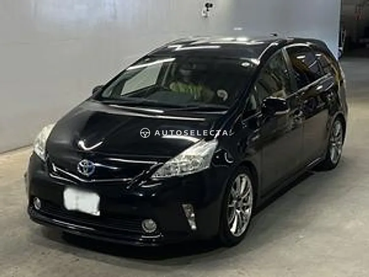Toyota Prius Alpha 2014, photo 1 of 1