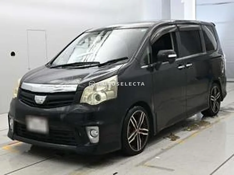 Toyota Noah 2012, photo 1 of 1