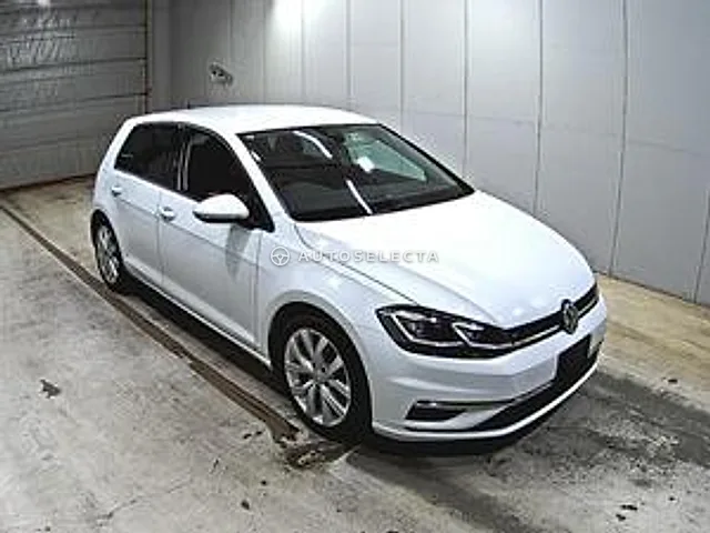 Volkswagen Golf 2017, auction grade 4