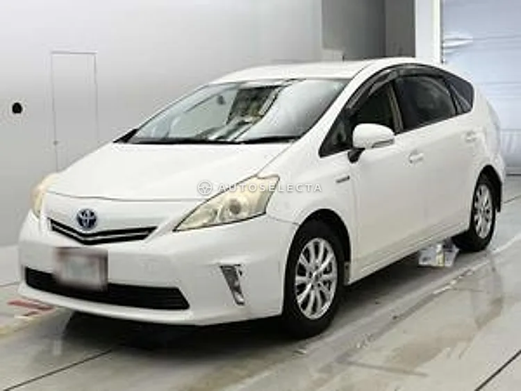 Toyota Prius Alpha 2011, photo 1 of 1