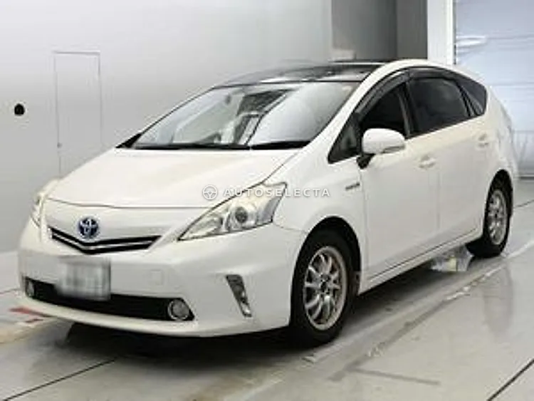 Toyota Prius Alpha 2012, photo 1 of 1
