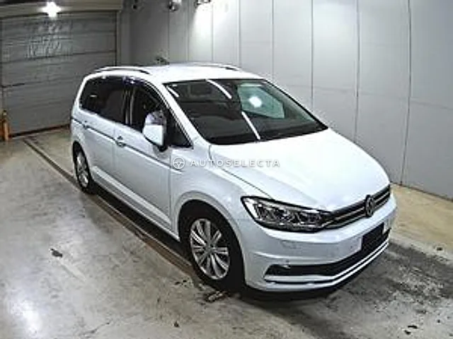 Volkswagen Golf Touran 2018, auction grade 4