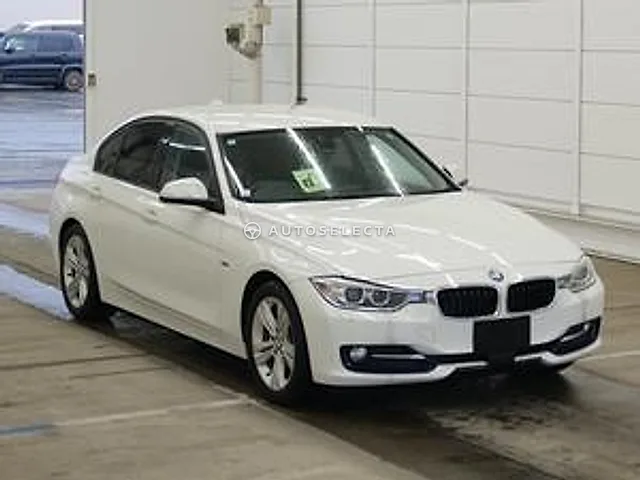 BMW 3 Series 2015, auction grade 4.5