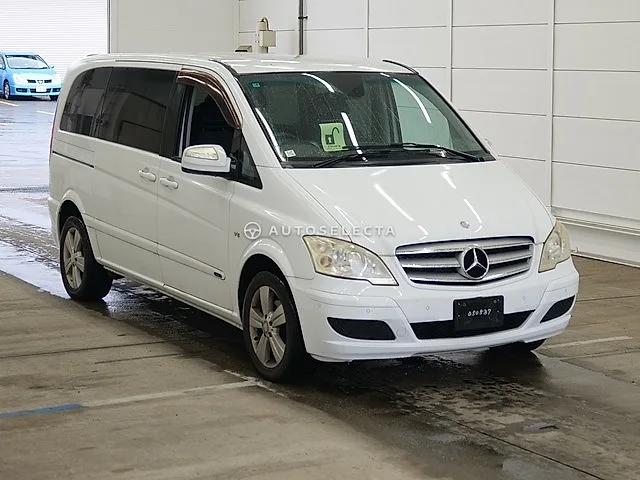 Mercedes-Benz V-Class 2011, auction grade 3.5