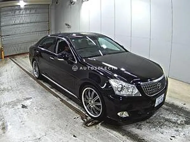 Toyota Crown Majesta 2010, auction grade 4
