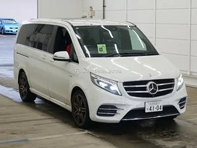 Mercedes-Benz V-Class 2016, auction grade 3.5