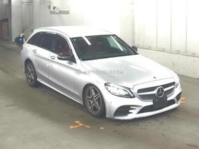 Mercedes-Benz C-Class Station Wagon 2018, auction grade 4
