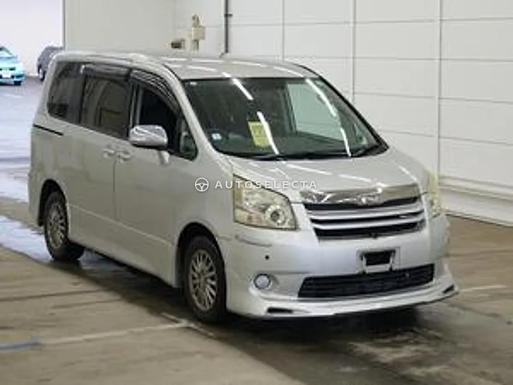 Toyota Noah 2008, photo 1 of 1