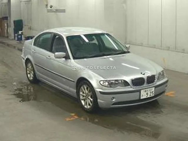 BMW 3 Series 2004, auction grade 4