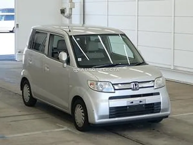 Honda Zest 2007, auction grade R