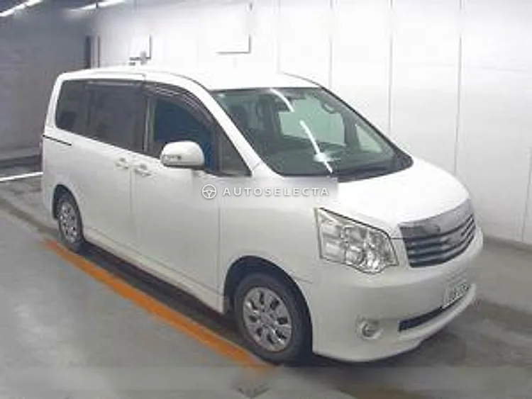 Toyota Noah 2013, photo 1 of 1