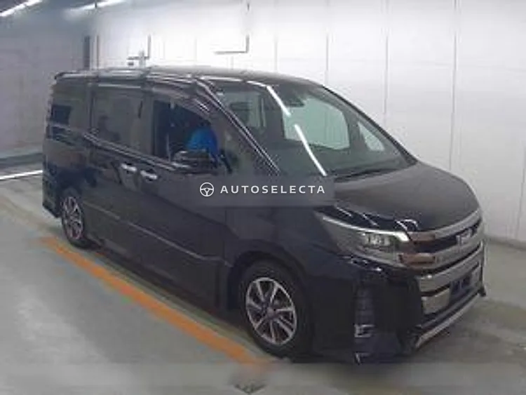 Toyota Noah 2017, photo 1 of 1