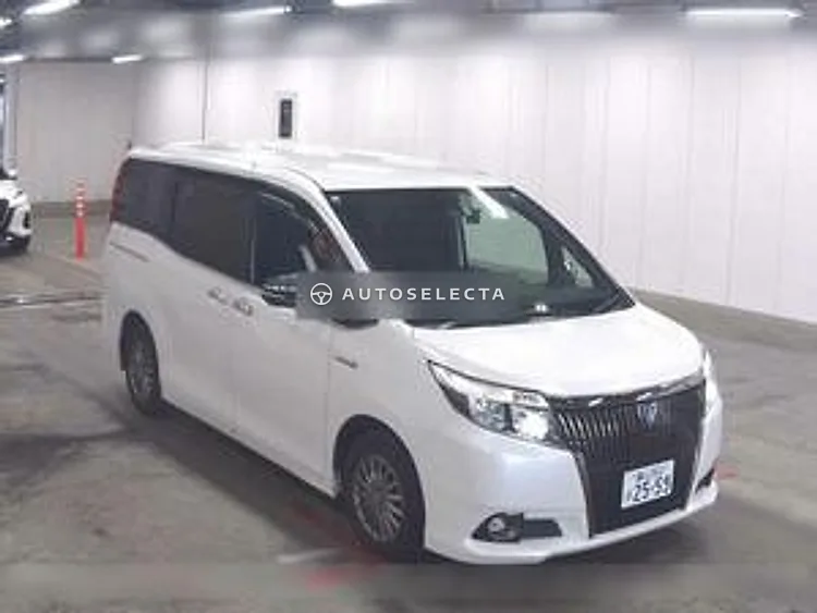 Toyota Esquire 2017, photo 1 of 1